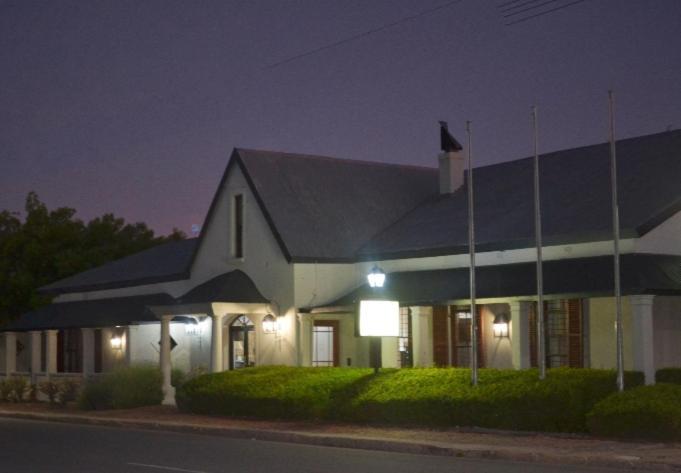 Old House Lodge Beaufort West Ngoại thất bức ảnh