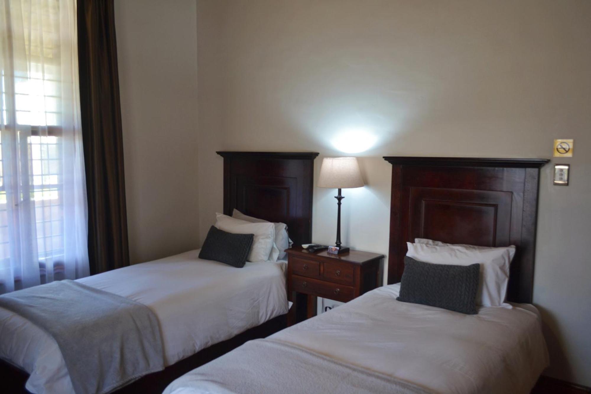 Old House Lodge Beaufort West Ngoại thất bức ảnh